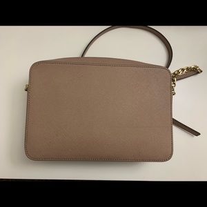 Michael Kors Bags - Beautiful pink purse Michael Kors Bags - Beautiful pink purse